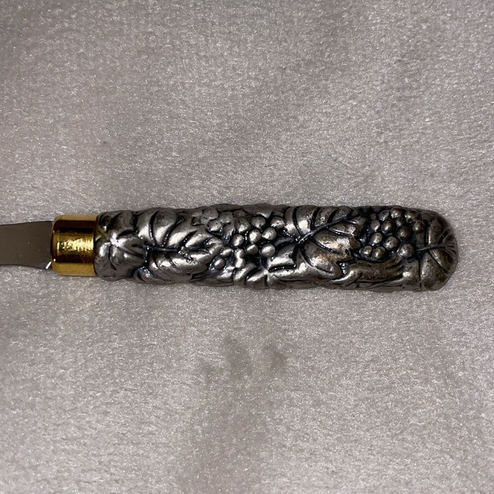 NIB VINTAGE ARTHUR COURT DESIGNS 4 spreader knives. - Picture 4 of 5